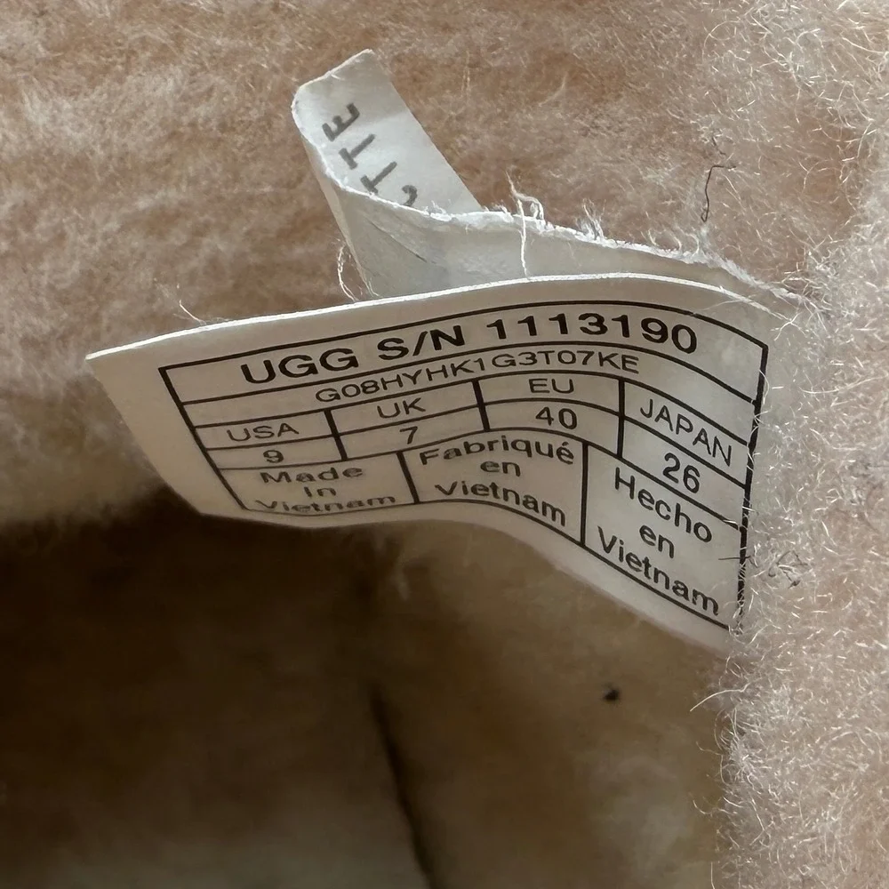 UGG Classic Clear Mini Boots Women's 9 Shearling Waterproof Winter Snow Shoes